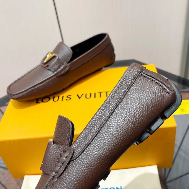 Louis Vuitton marron doré cuir texturé métallique LV boucle loafer 4