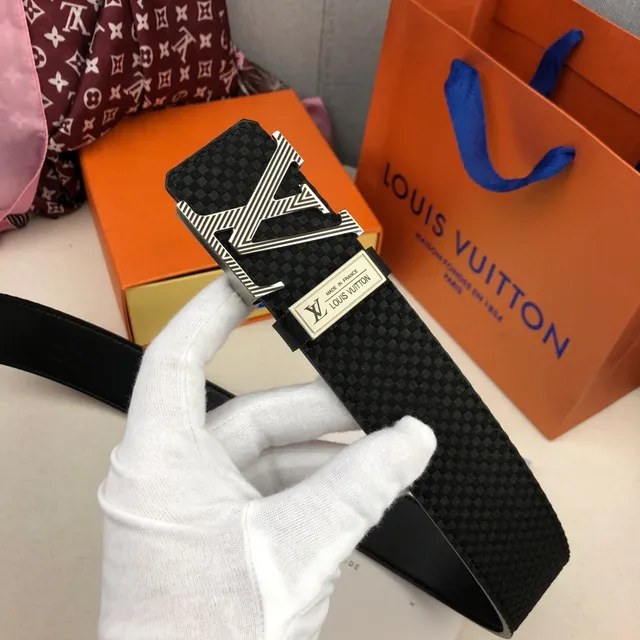 Louis Vuitton Carbon Fiber Weave LV Buckle Leather Belt 3