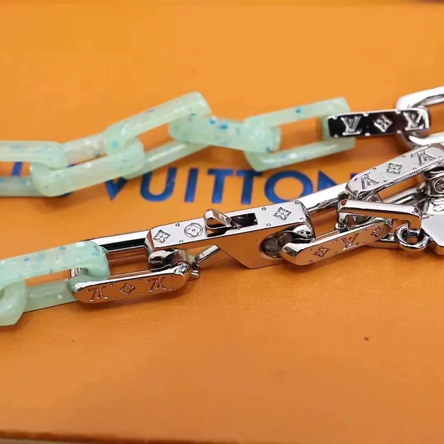 Louis Vuitton Chain Reaction Mint Green Resin and Silver-Tone Link Bracelet 3