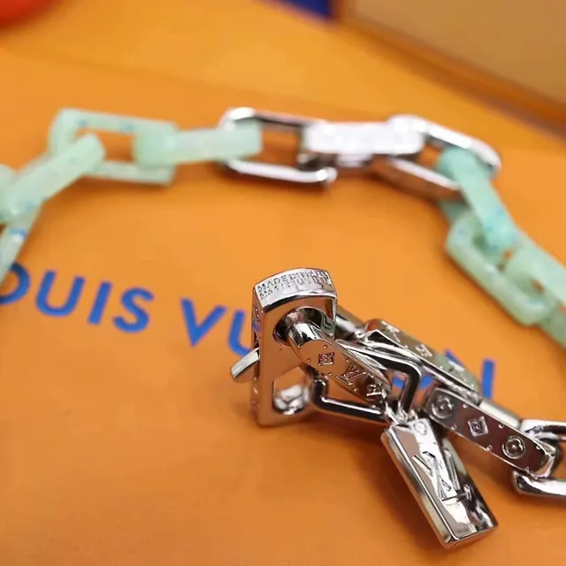 Louis Vuitton Chain Reaction Mint Green Resin and Silver-Tone Link Bracelet 4