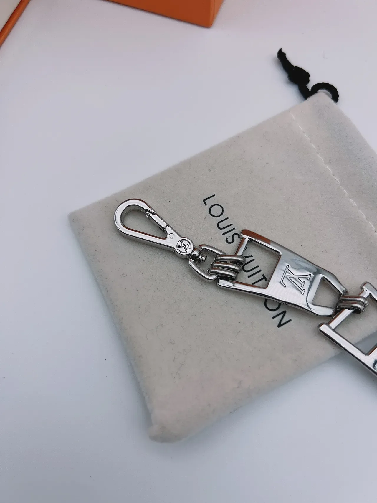 Louis Vuitton Chain Silver Green Metallic Monogram-Engraved Necklace 4