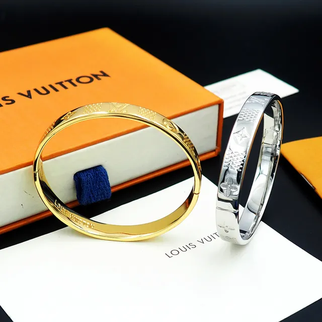 Louis Vuitton Engraved Monogram Bangle Gold Continuous Bracelet 3