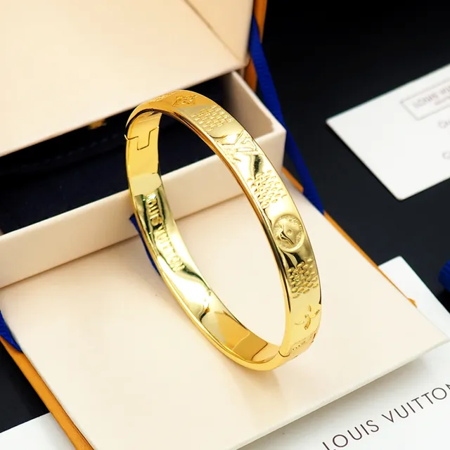 Louis Vuitton Engraved Monogram Bangle Gold Continuous Bracelet 4