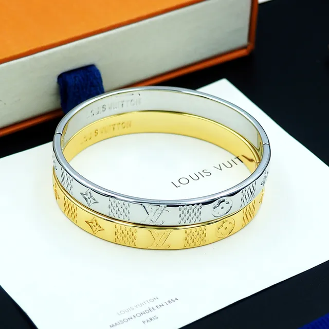 Louis Vuitton Engraved Monogram Bangle Gold Continuous Bracelet 7