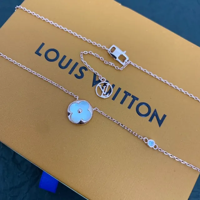 Louis Vuitton Floral Pendant Gold White Rose Chain Mother-of-Pearl Necklace 4