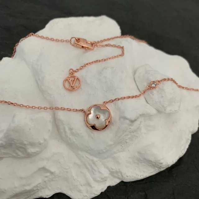 Louis Vuitton Floral Pendant Gold White Rose Chain Mother-of-Pearl Necklace 6