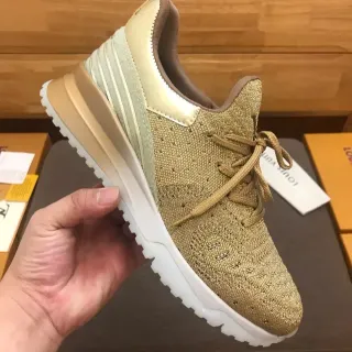 Louis Vuitton Zapatillas Lifestyle Metálicas de Upper en Beige Dorado