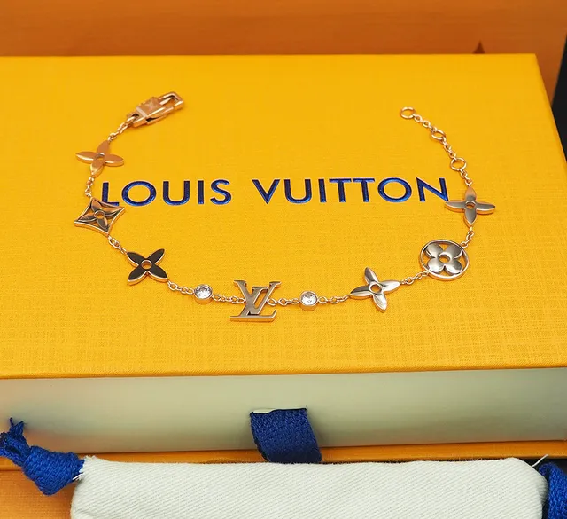 Pulseira Louis Vuitton Corrente de Ouro Motivos Florais Abertos 6