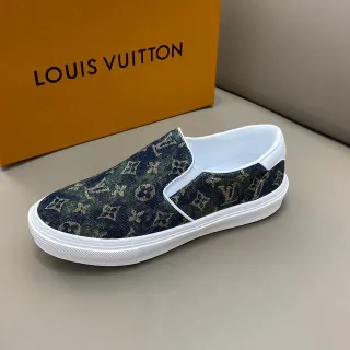 Louis Vuitton Tênis Lifestyle de Lona Verde e Branco Monogramado com Construção Slip-On