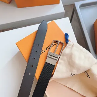 Louis Vuitton Initiales দ্বিমুখী কালো এবং ধূসর চামড়ার বেল্ট