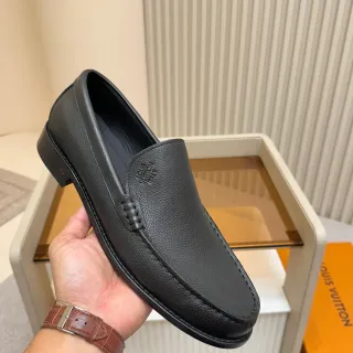路易威登黑色压纹皮革编织鞋带乐福鞋