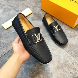 Louis Vuitton 黑色粒面皮革 LV 扣带 套脚 乐福鞋