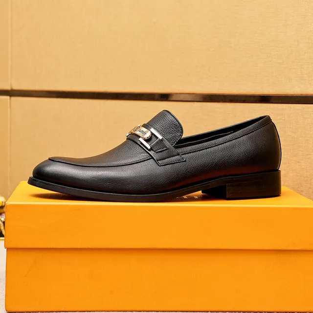 Louis Vuitton Mocassin Noir Cuir Granulé Boucle Métallique Mocassins 5