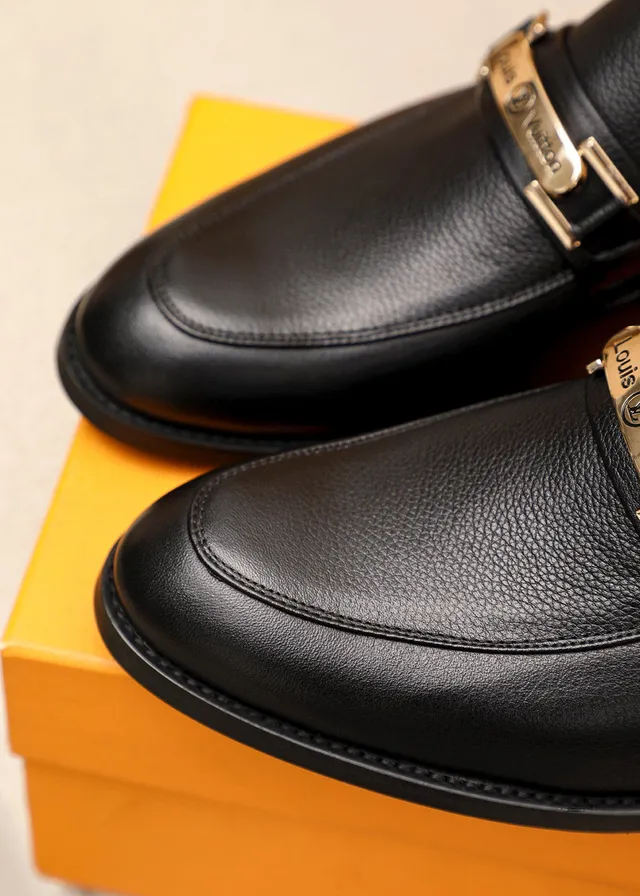 Louis Vuitton Mocassin Noir Cuir Granulé Boucle Métallique Mocassins 6