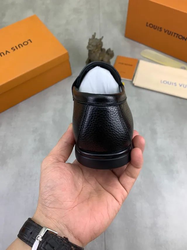 Louis Vuitton Mocassim Preto Couro granulado Tira penny Mocassim 3