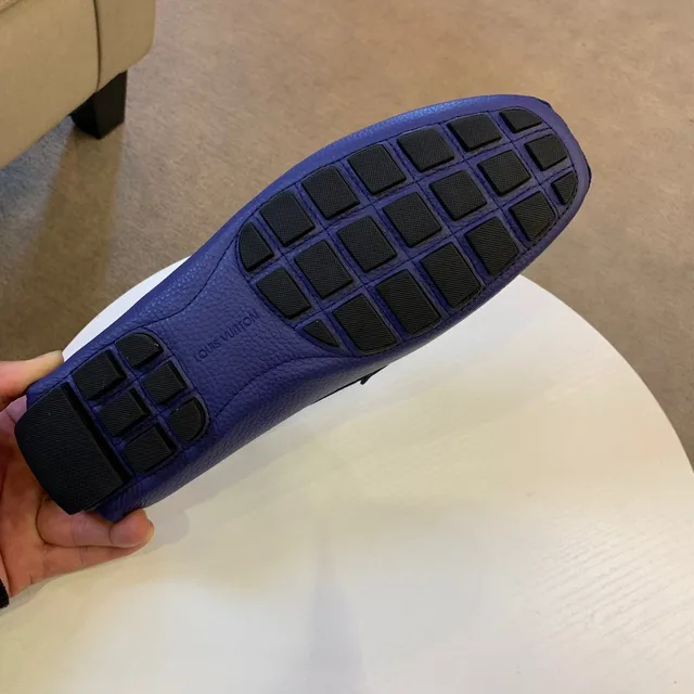 Louis Vuitton loafer azul preto couro granulado alça com fivela LV de metal loafer 4