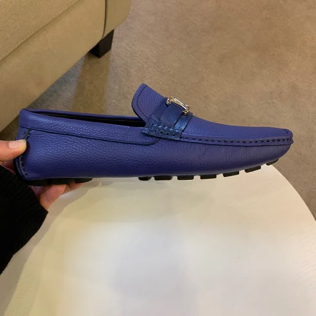 Louis Vuitton loafer azul preto couro granulado alça com fivela LV de metal loafer 5