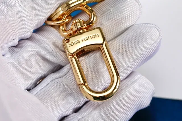 Louis Vuitton Lock Me Ouro Rosa Multi-Charms Esmaltado Pulseira 7