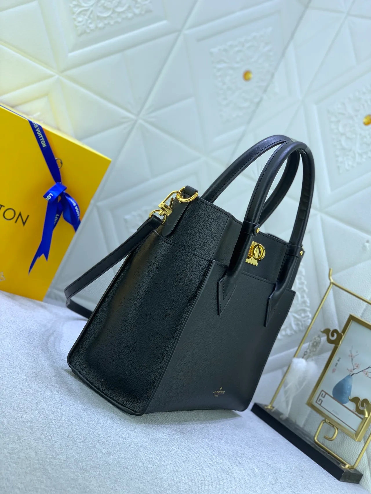 Louis Vuitton Lockme Tote Black Pebbled Leather Top-Handle Tote Bag 5