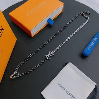 Louis Vuitton LV Chain Necklace Silver Black Curb Interlocking Monogram Pendant Necklace