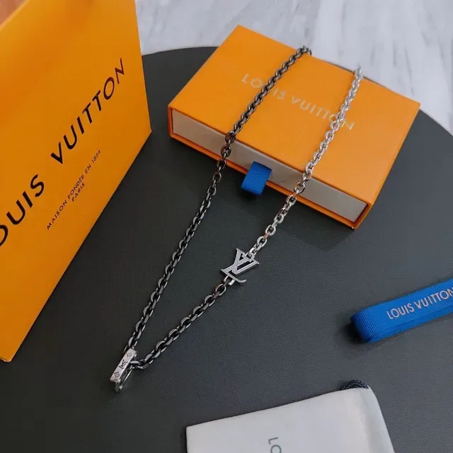 Louis Vuitton LV Chain Necklace Silver Black Curb Interlocking Monogram Pendant Necklace 3