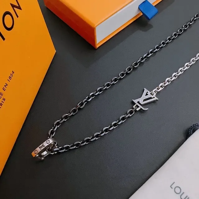 Louis Vuitton LV Chain Necklace Silver Black Curb Interlocking Monogram Pendant Necklace 5