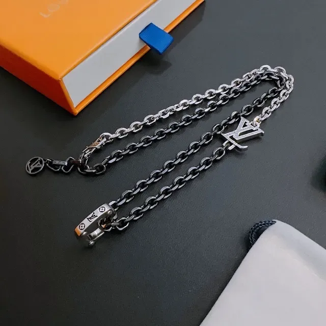 Louis Vuitton LV Chain Necklace Silver Black Curb Interlocking Monogram Pendant Necklace 8