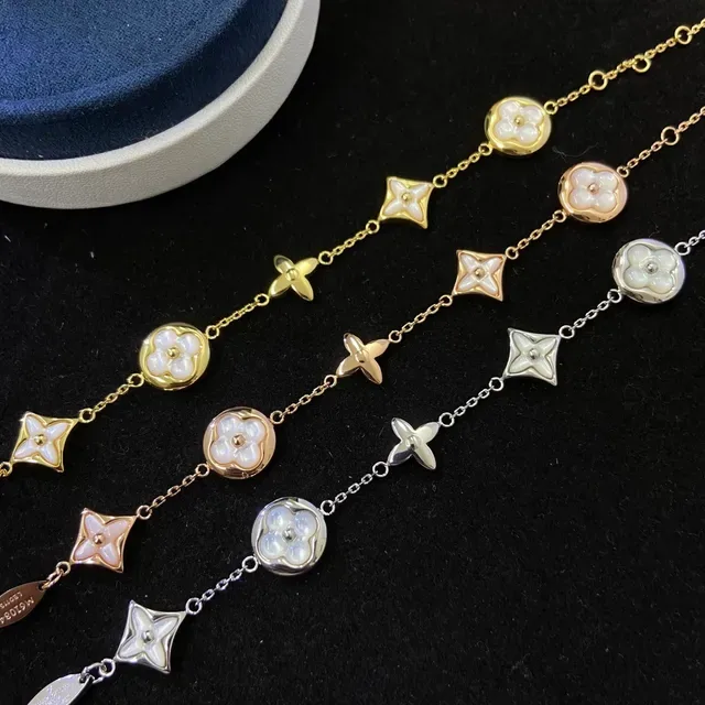 Louis Vuitton LV Flower Mother-of-Pearl Quatrefoil Chain Bracelets 2