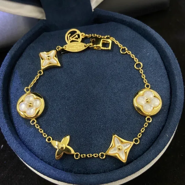 Louis Vuitton LV Flower Mother-of-Pearl Quatrefoil Chain Bracelets 6