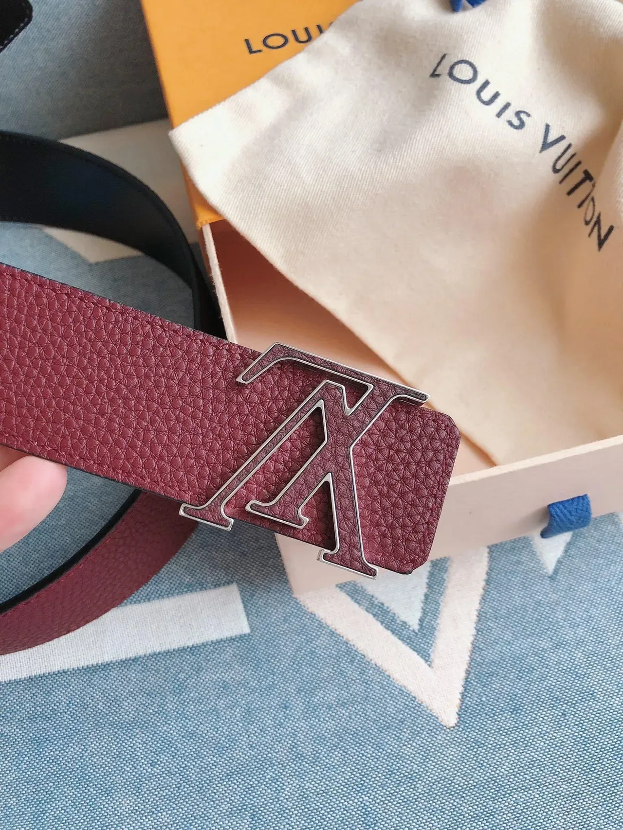 Louis Vuitton LV Initiales Burgundy Pebbled Leather Belt 8