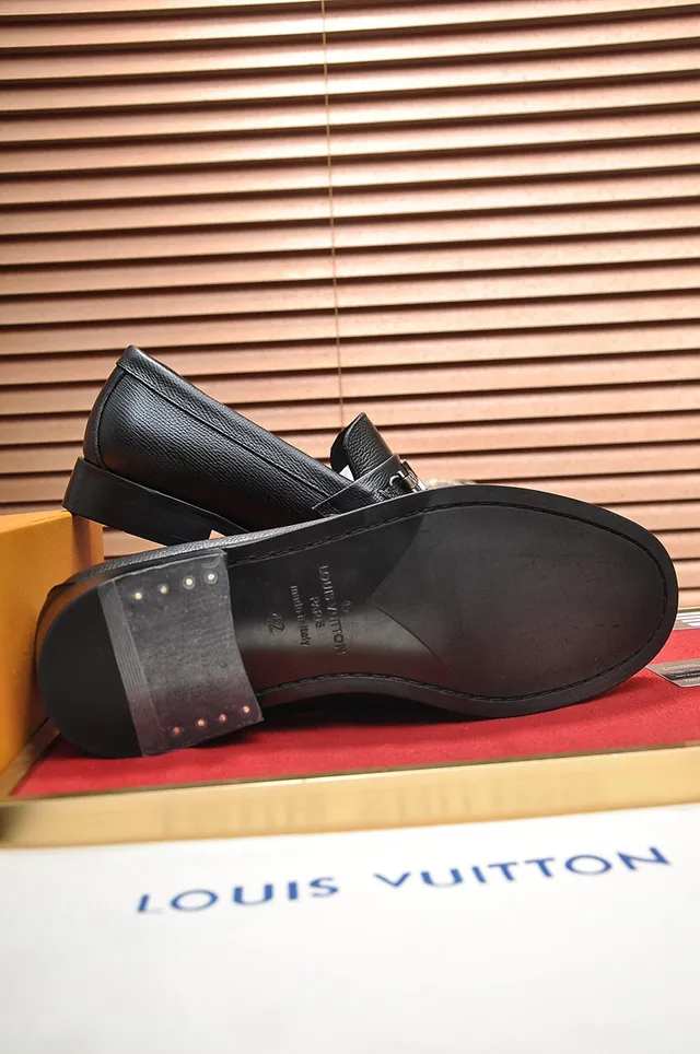 Louis Vuitton LV লোফার কালো দানাযুক্ত চামড়া ধাতু বাকল লোফার 5
