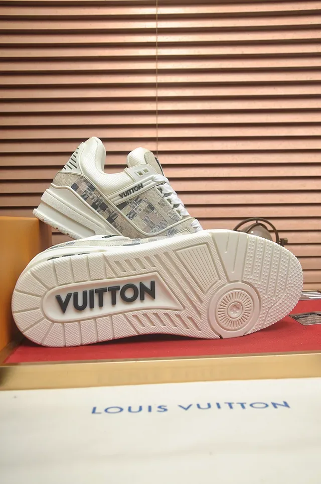 Louis Vuitton LV Trainer Beige Gris Monogram Toile Supérieure Semelle Chunky Sculptée Lifestyle Sneakers 3