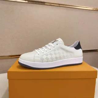 Louis Vuitton LV Trainer Beige Navy Perforadas con Cuadrícula de Diamante Superior Etiqueta de Talón Contraste Sneakers Lifestyle