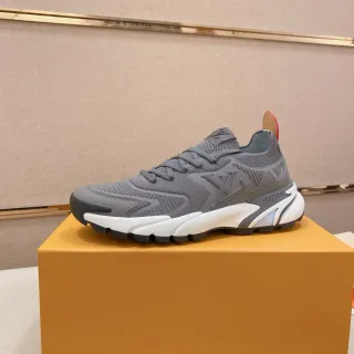 Louis Vuitton LV Trainer Gris Blanco Tejido Superior Monograma Embossado Zapatillas Lifestyle