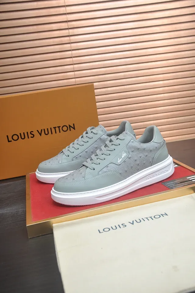 Louis Vuitton LV Trainer Gray White Low-Top Ostrich-Textured Panel Lifestyle Sneakers 4