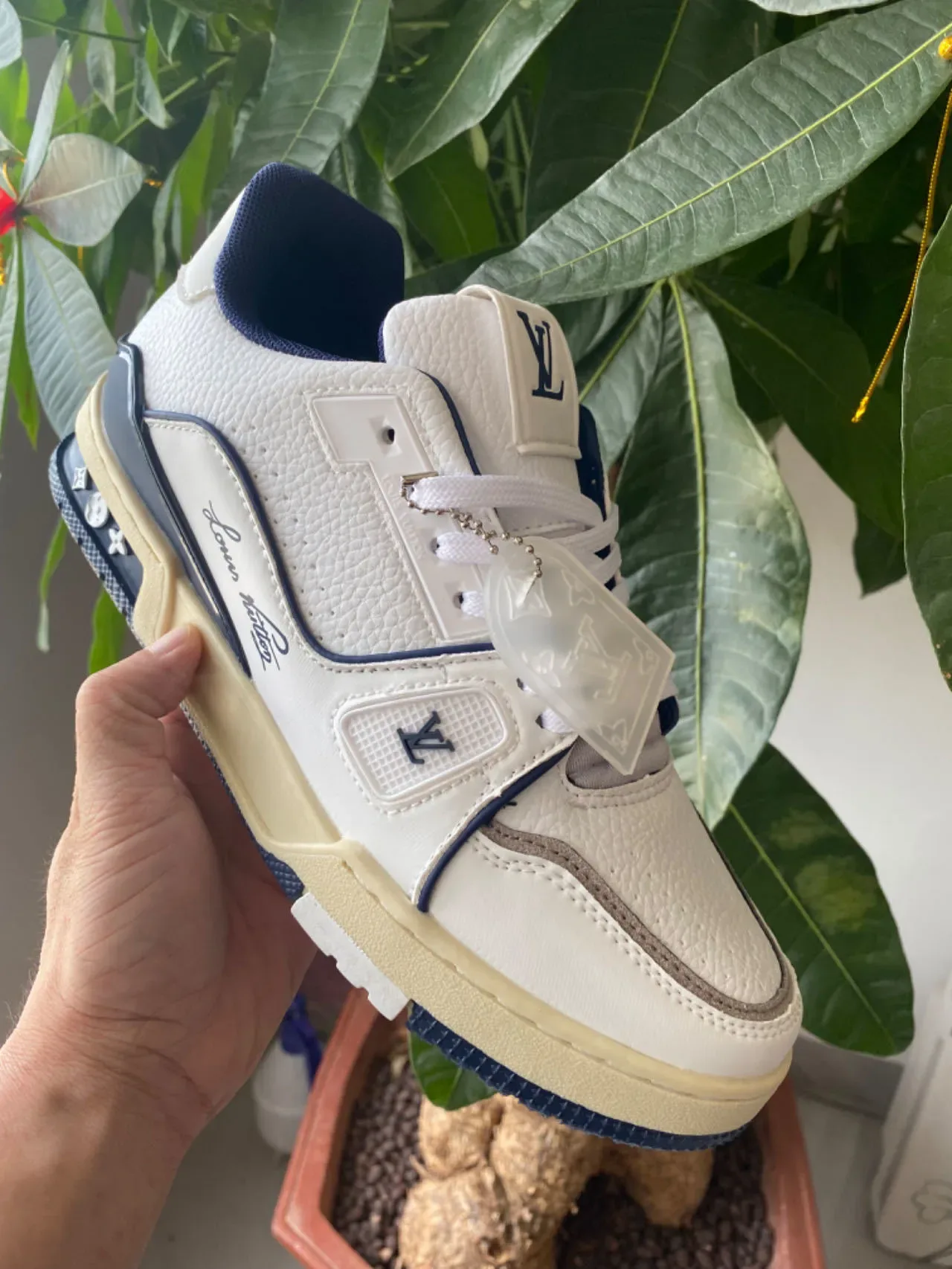 Louis Vuitton LV Trainer Rouge Blanc Cuir Monogrammé Semelle Épaisse Stratifiée Chaussures Lifestyle 3