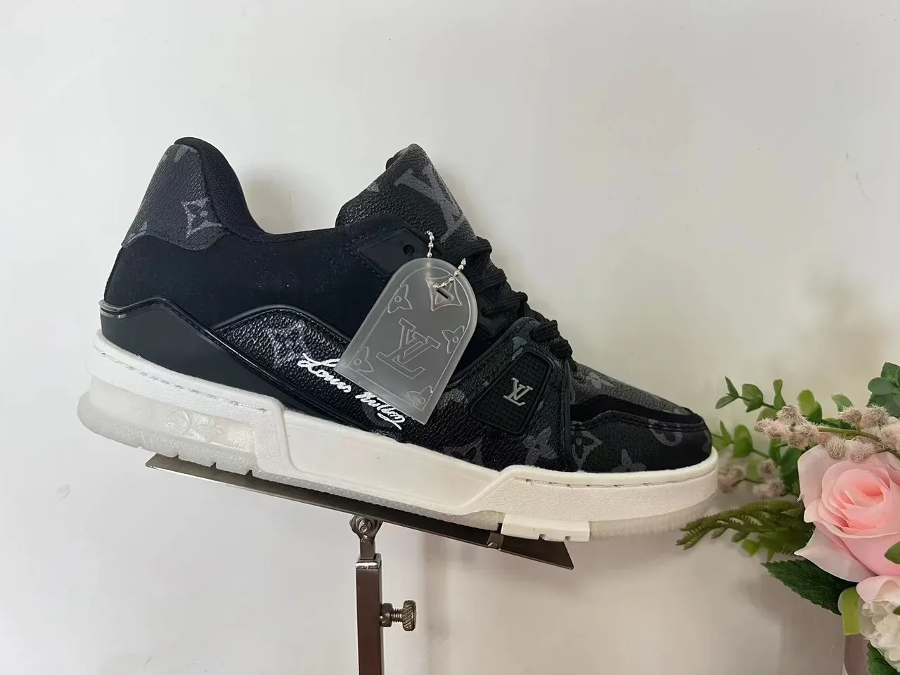 Louis Vuitton LV Trainer Rouge Blanc Cuir Monogrammé Semelle Épaisse Stratifiée Chaussures Lifestyle 6