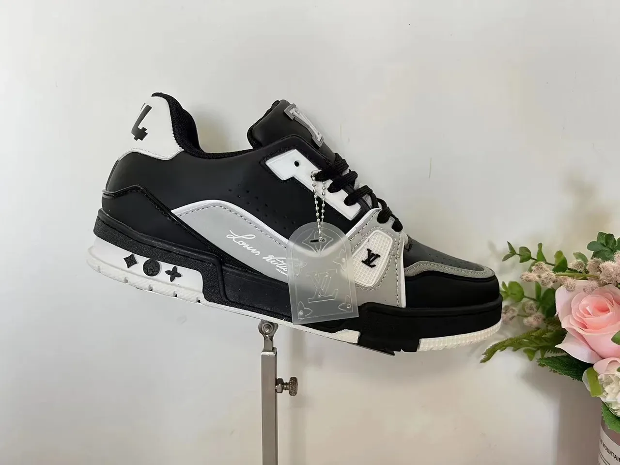 Louis Vuitton LV Trainer Rouge Blanc Cuir Monogrammé Semelle Épaisse Stratifiée Chaussures Lifestyle 10