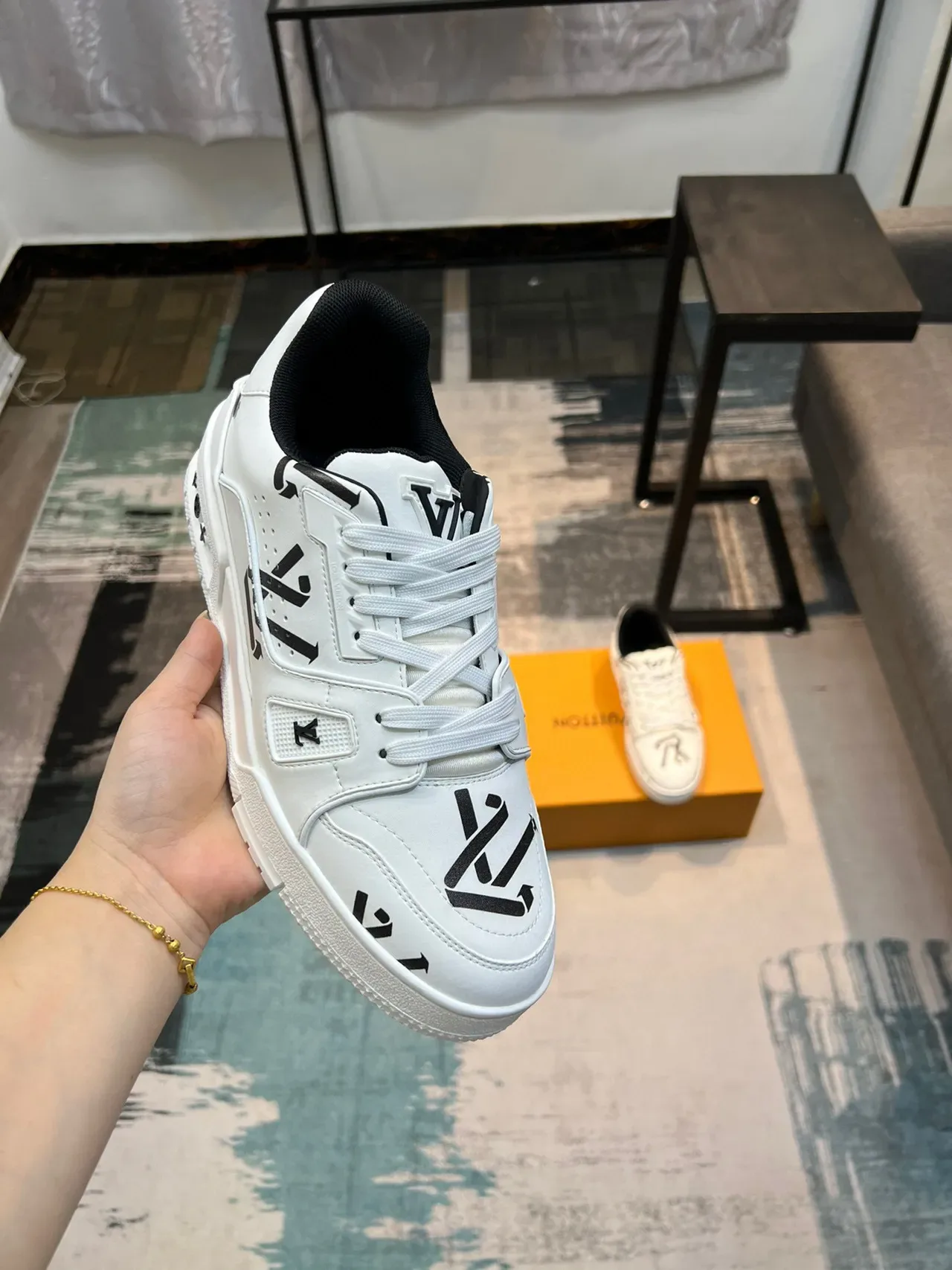 Louis Vuitton LV Trainer Blanc et Noir Impression Graphique Partie Supérieure Semelle Sculptée Lifestyle Sneakers 6