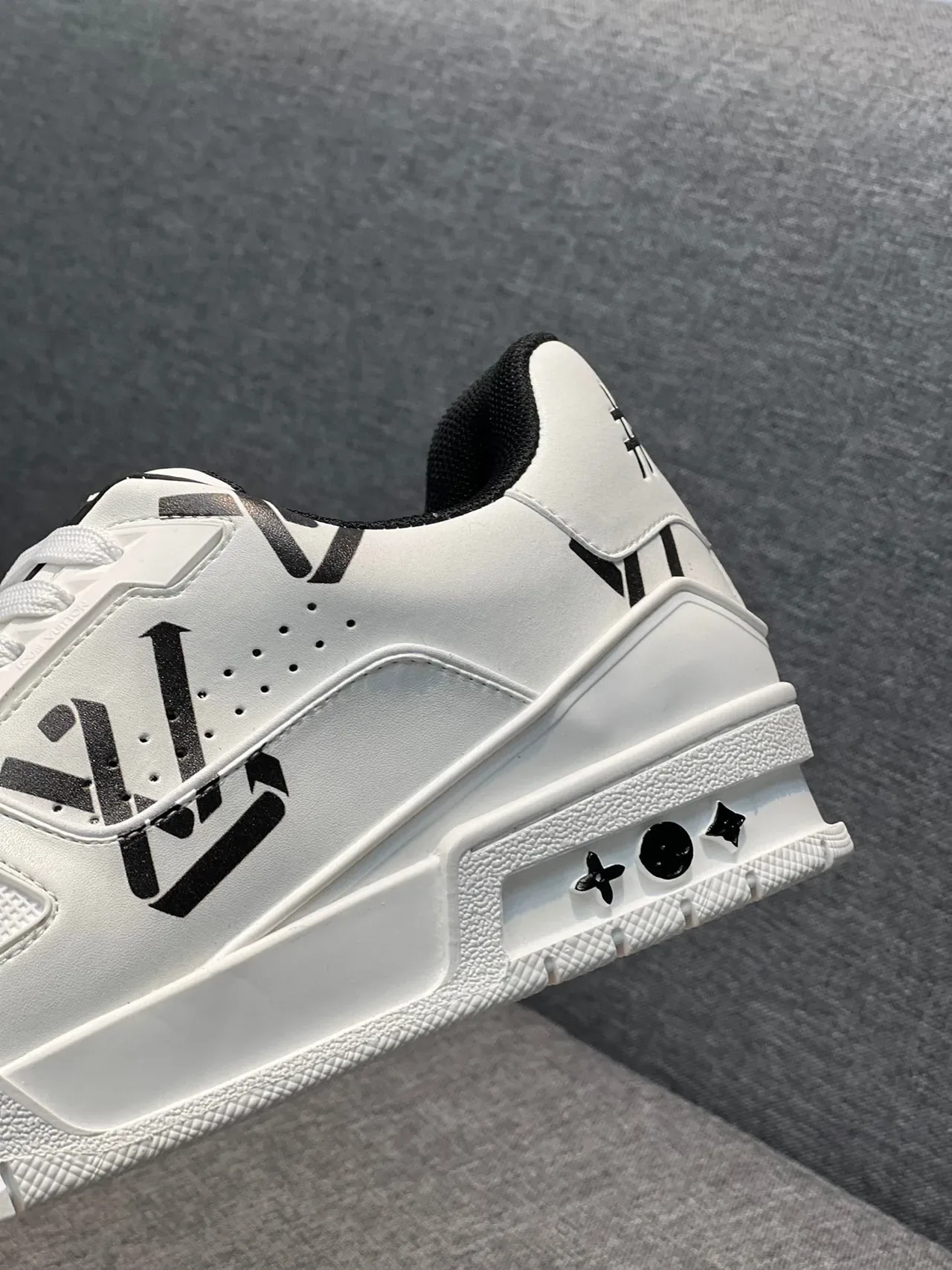 Louis Vuitton LV Trainer Blanc et Noir Impression Graphique Partie Supérieure Semelle Sculptée Lifestyle Sneakers 8