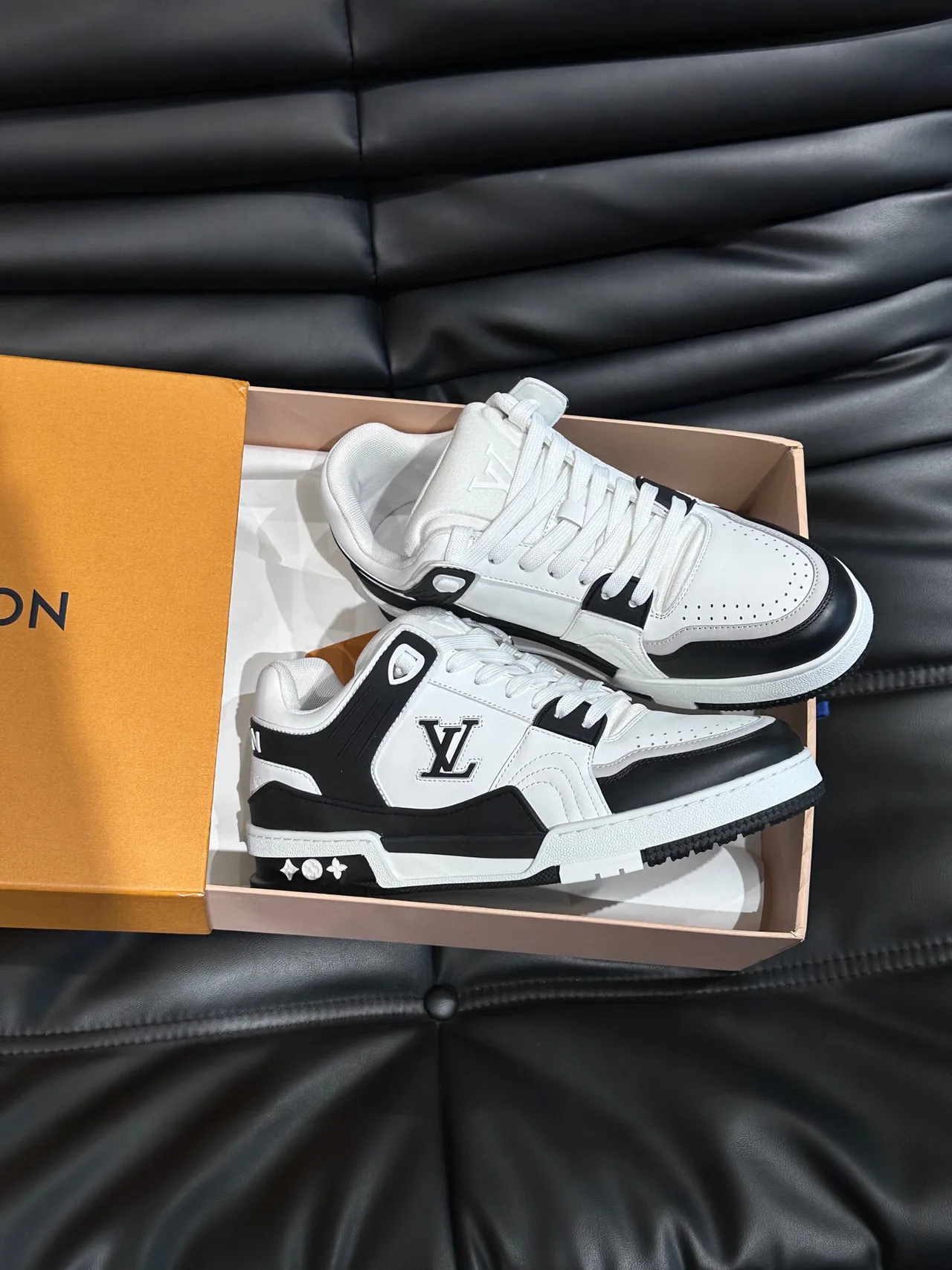 Louis Vuitton LV Trainer White Black Multi-Panel Construction Contrast Lifestyle Sneakers 4
