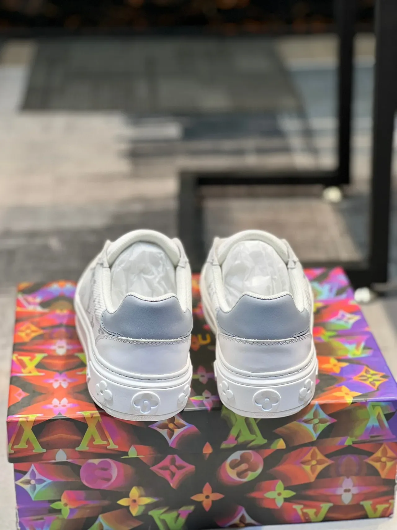 লুইস ভিটন LV Trainer সাদা ধূসর মোনোগ্রামড ক্যানভাস আপার প্ল্যাটফর্ম সোল লাইফস্টাইল স্নিকার্স 2