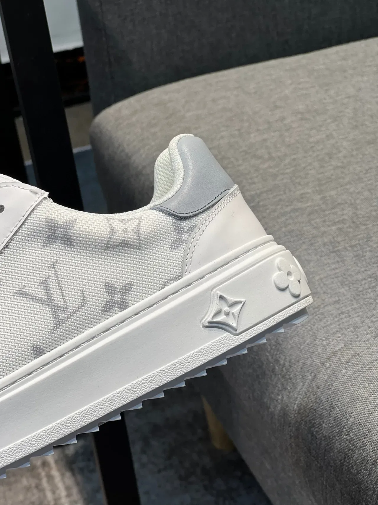 লুইস ভিটন LV Trainer সাদা ধূসর মোনোগ্রামড ক্যানভাস আপার প্ল্যাটফর্ম সোল লাইফস্টাইল স্নিকার্স 6