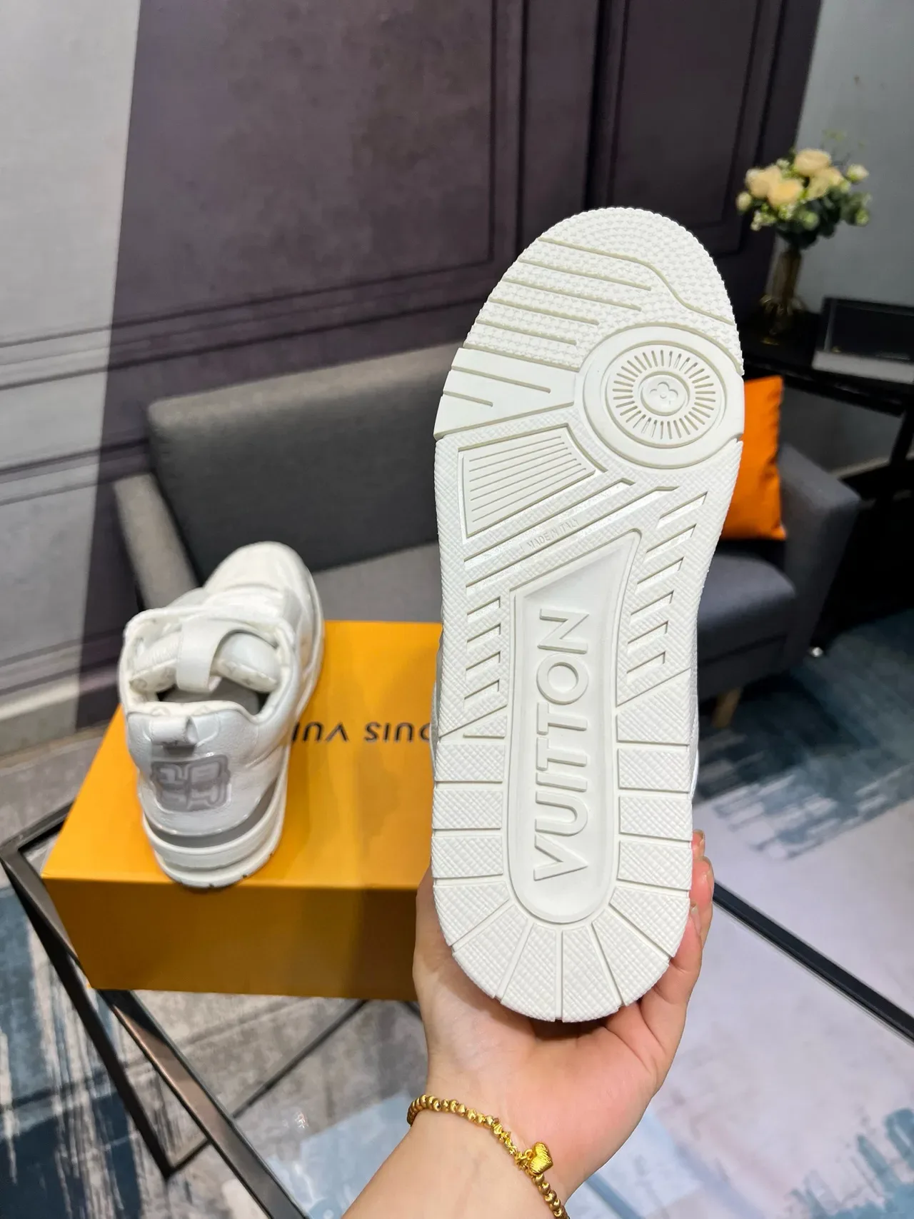 Louis Vuitton LV Trainer White Gray Pebbled Leather Upper Translucent Floral Side Motif Lifestyle Sneakers 7