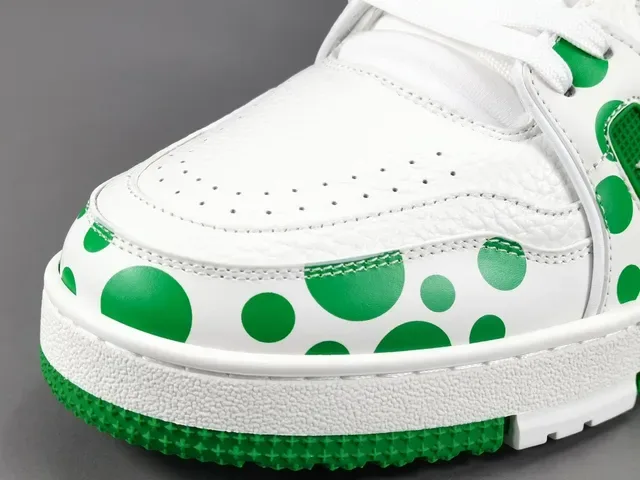 Louis Vuitton LV Trainer White Green Leather Upper Polka-Dot Print Lifestyle Sneakers 9