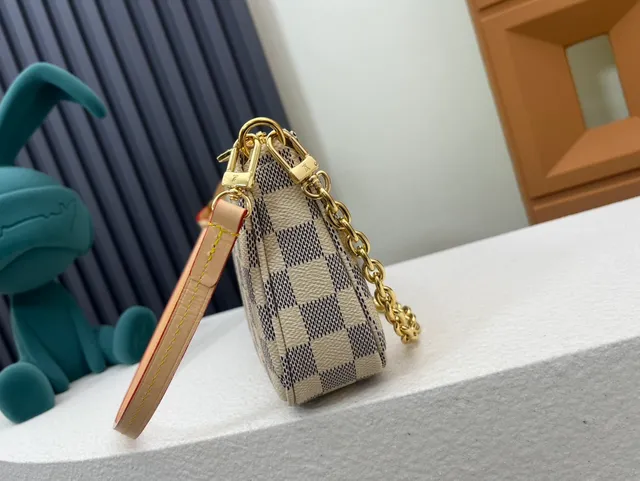 Louis Vuitton Mahjong Damier Azur Beige Gray Chain Bag 4