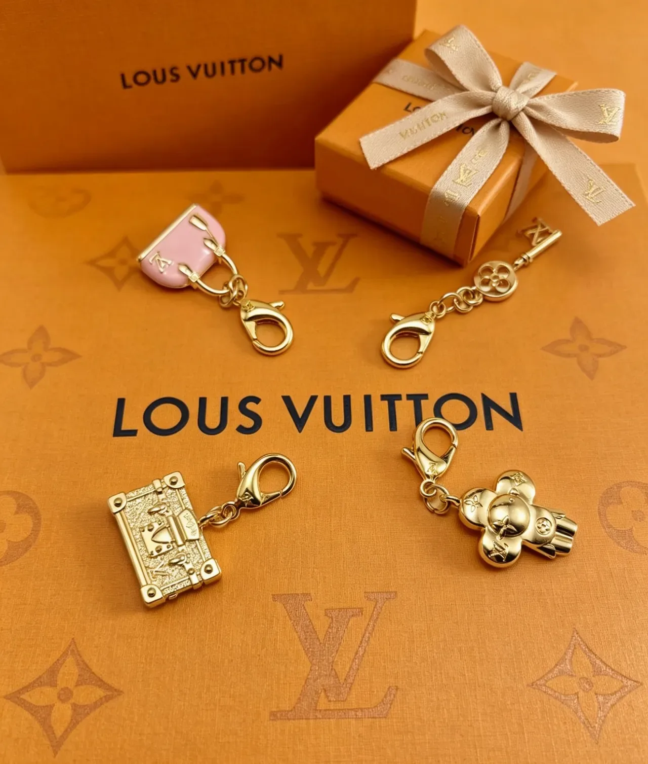 Louis Vuitton Mini Alma LV Charm Pink Gold Enamel-Finished Miniature Bag Silhouette Bracelet 9