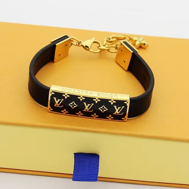 Louis Vuitton Monogram Pulseira Preta Dourada Esmalte Placa Hardware Pulseira 3