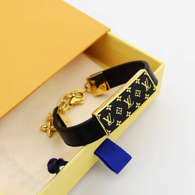 Louis Vuitton Monogram Pulseira Preta Dourada Esmalte Placa Hardware Pulseira 5