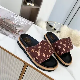 Louis Vuitton Monogram Zapatillas Marrón